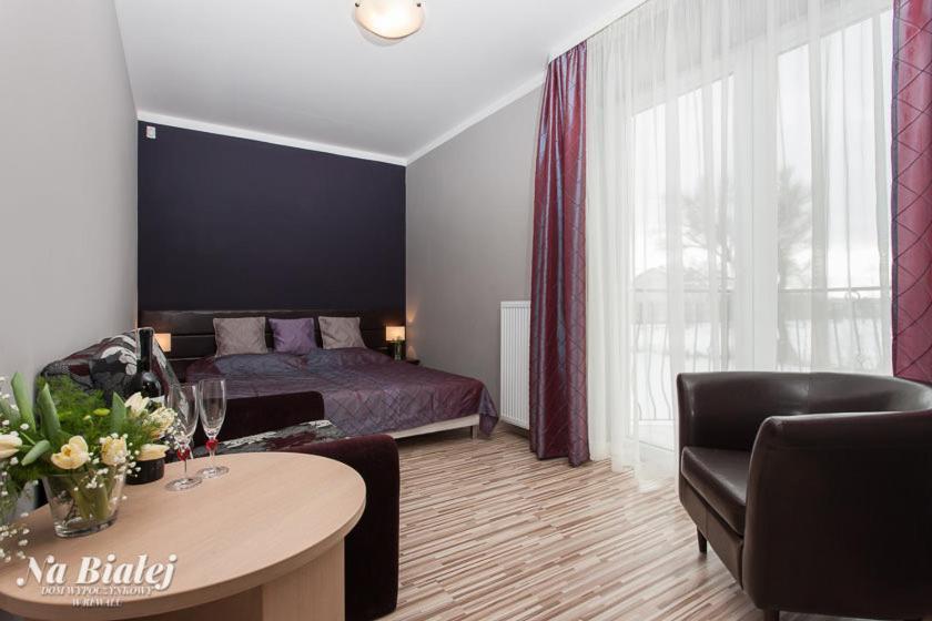Na Bialej Apartment เรวัล ภายนอก รูปภาพ