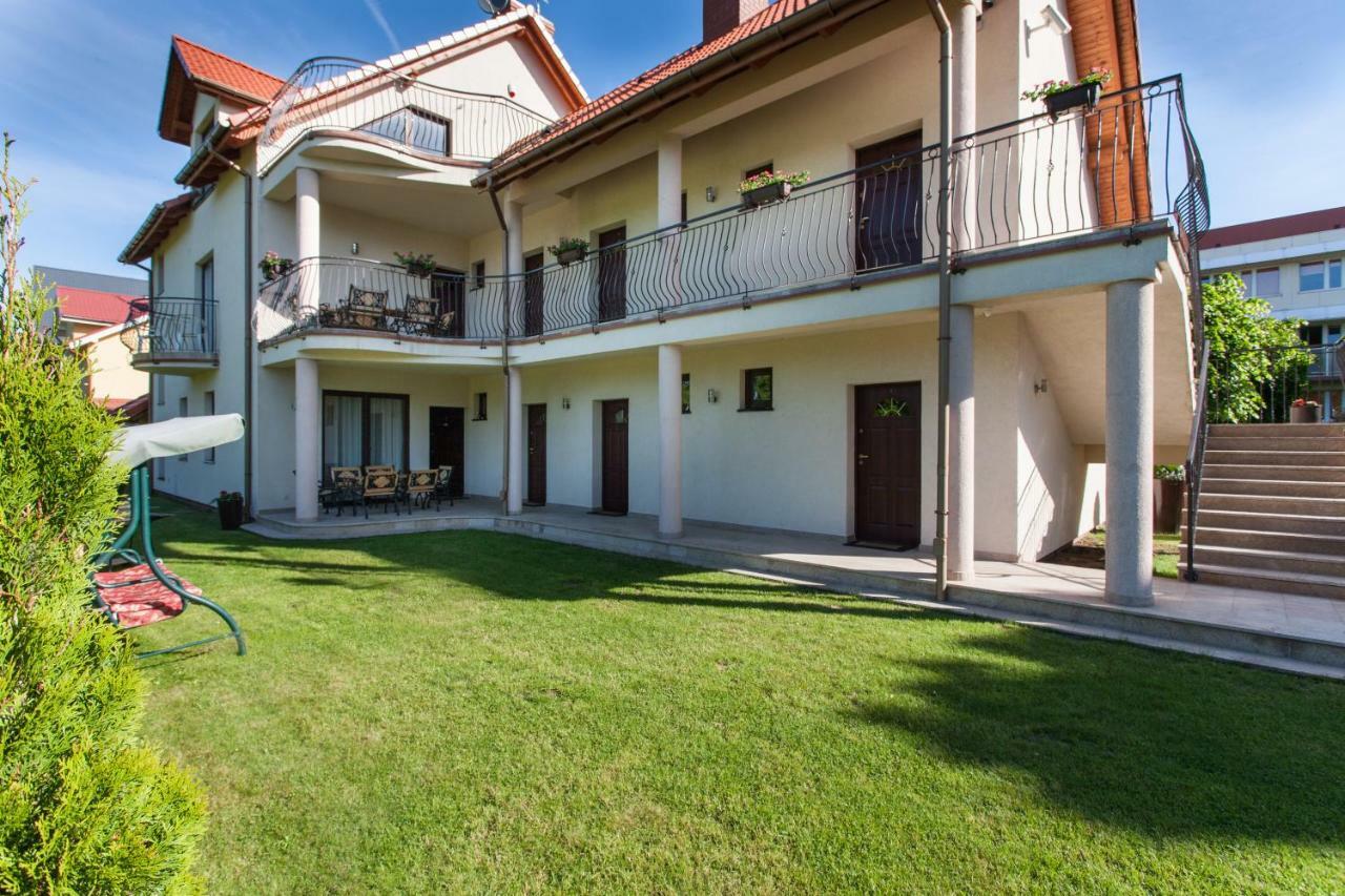 Na Bialej Apartment เรวัล ภายนอก รูปภาพ